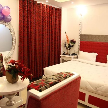 Hotel Dev Residency Vrindāvan Eksteriør bilde