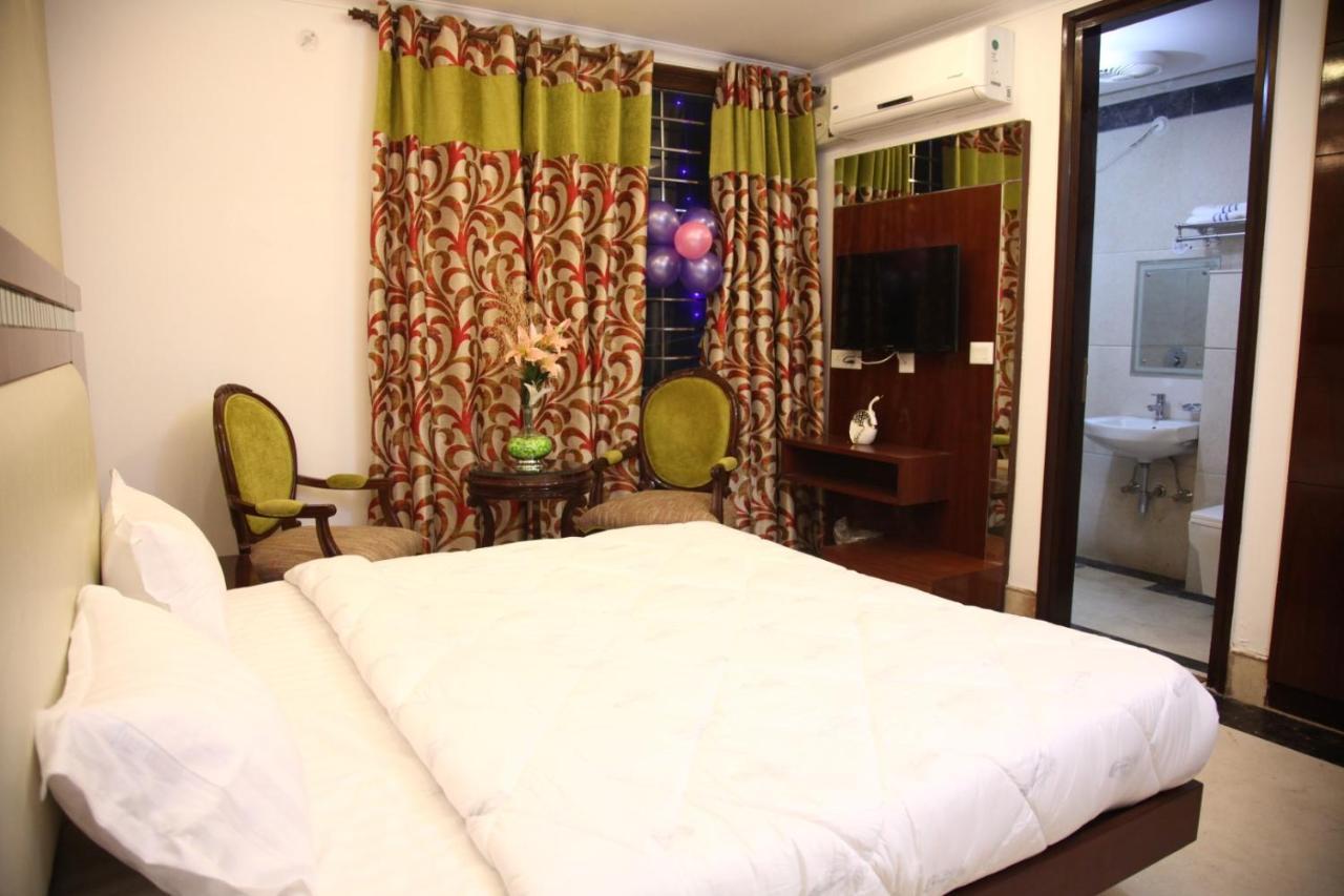 Hotel Dev Residency Vrindāvan Eksteriør bilde